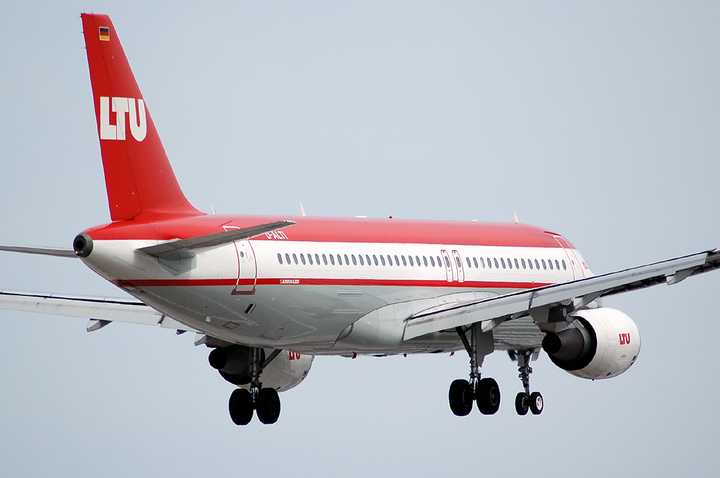 D-ALTI · Airbus A320-214 · (AGP / LEMG)