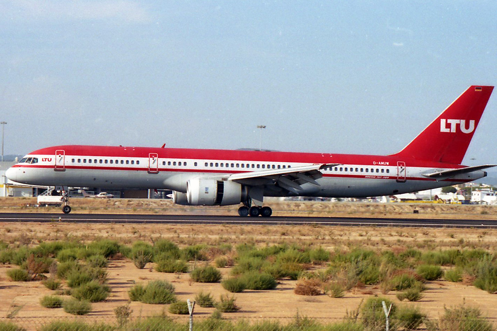 D-AMUM, (cn 24451), Boeing 757-2G5