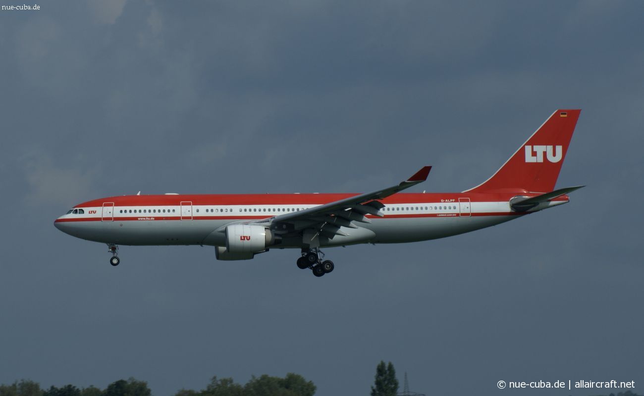 D-ALPF (476) 2002 Airbus A330-223