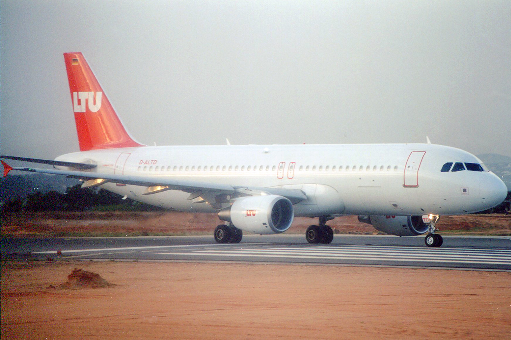 D-ALTD (1493) 2001 Airbus A320-214