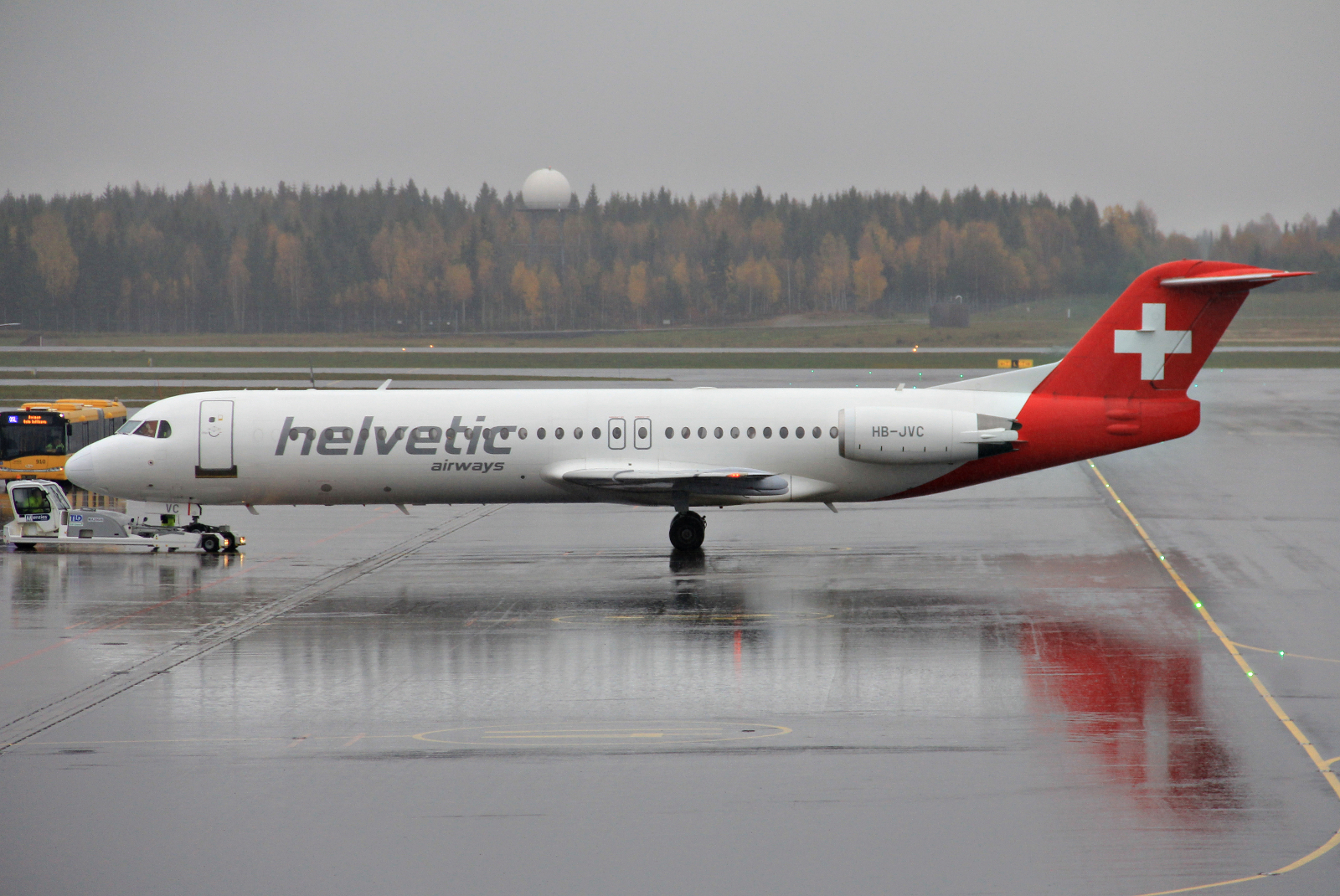 HB-JVC · Fokker 100 · (OSL / ENGM)