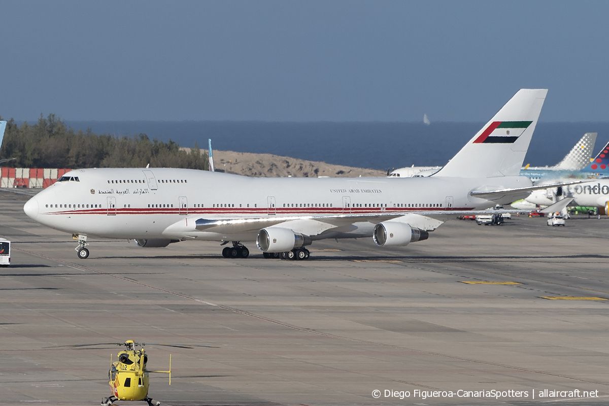A6-COM (25074) 1991 Boeing 747-433(M)