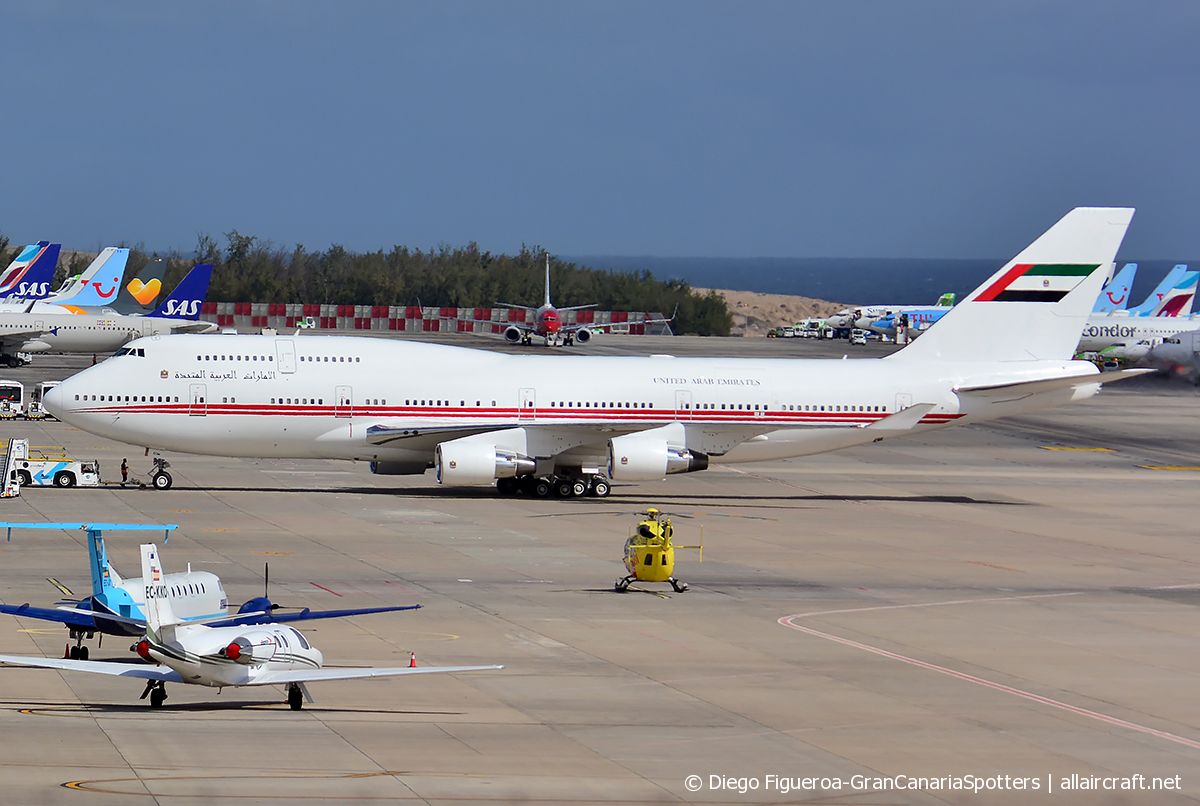 A6-COM (25074) 1991 Boeing 747-433(M)