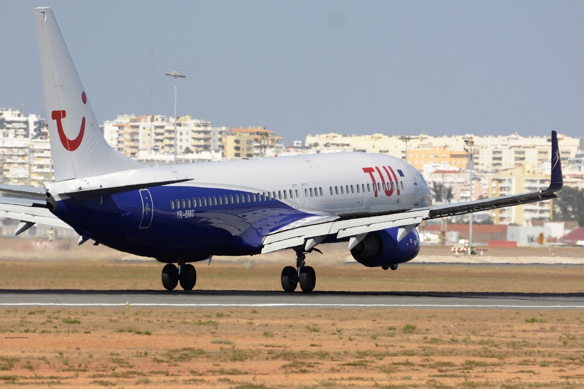 YR-BMC, (cn 28822), Boeing 737-85F