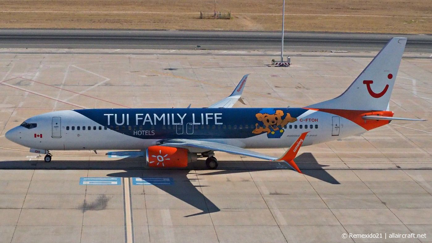 C-FTOH (cn 29647) Boeing 737-8HX(WL)