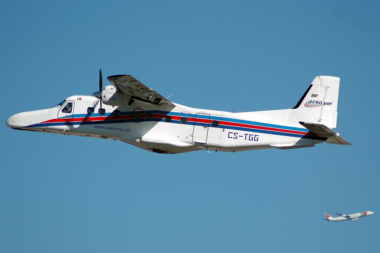 CS-TGG (cn 8160) Dornier Do-228-202