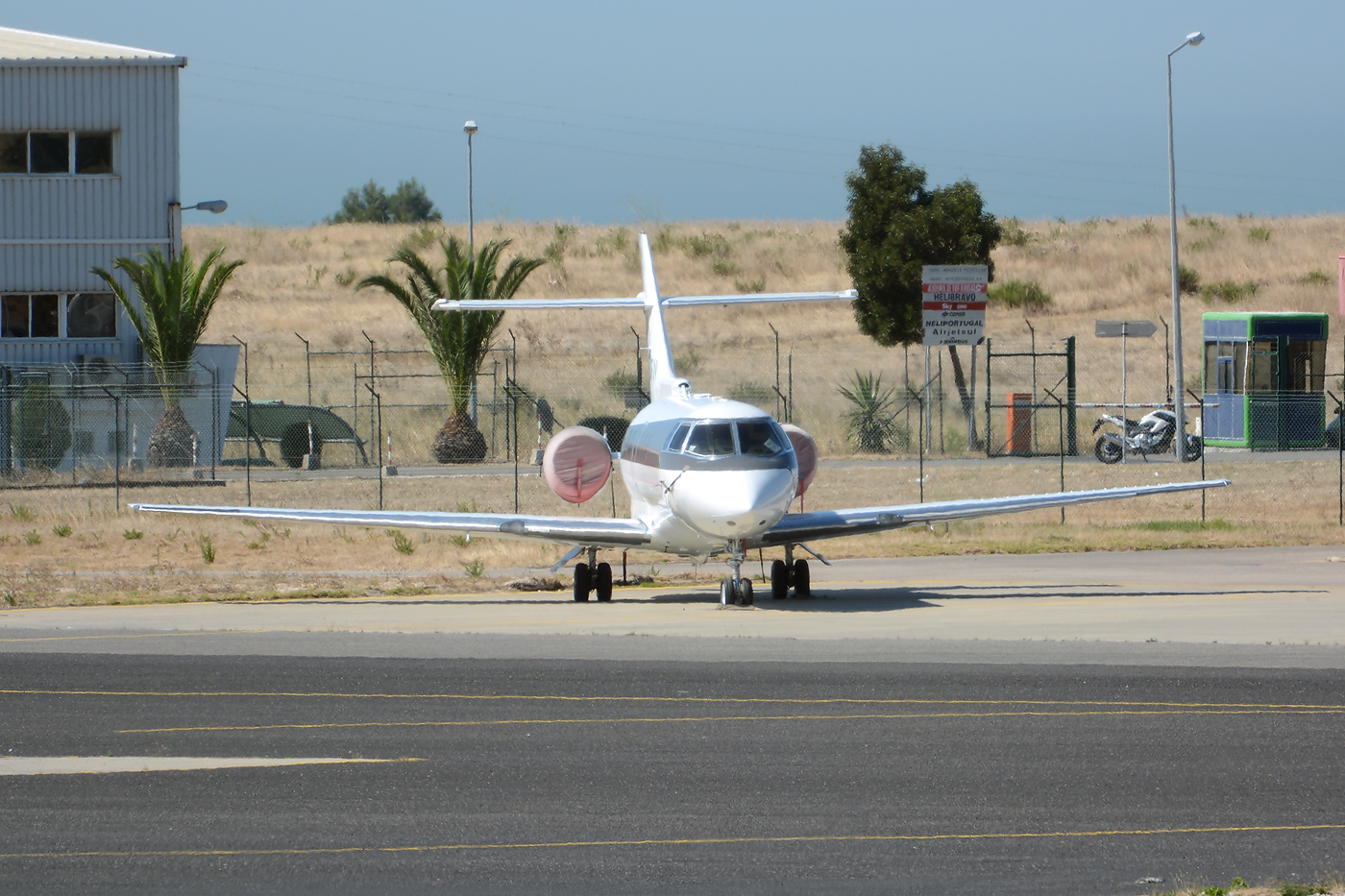 CS-DFW · Raytheon Hawker 800XP · (LPCS)