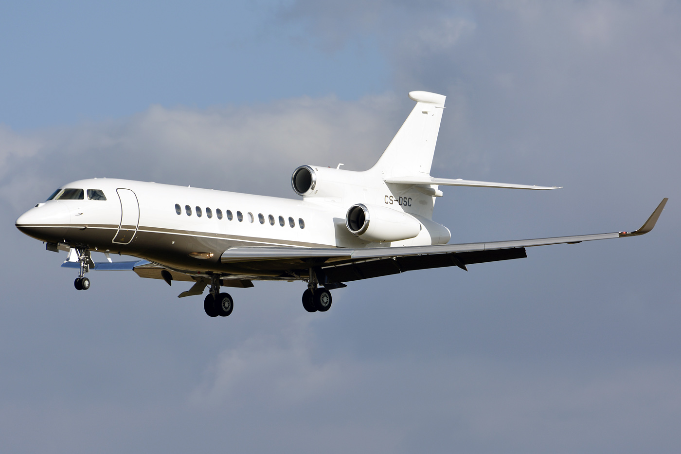 CS-DSC · Dassault Falcon 7X · (LIS / LPPT)