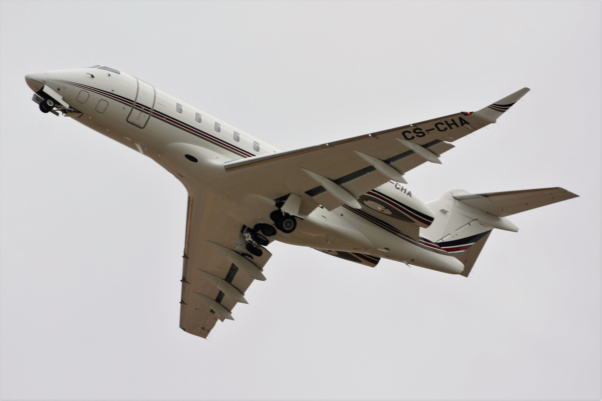 CS-CHA · Bombardier BD-100-1A10 Challenger 350 · (FAO / LPFR)