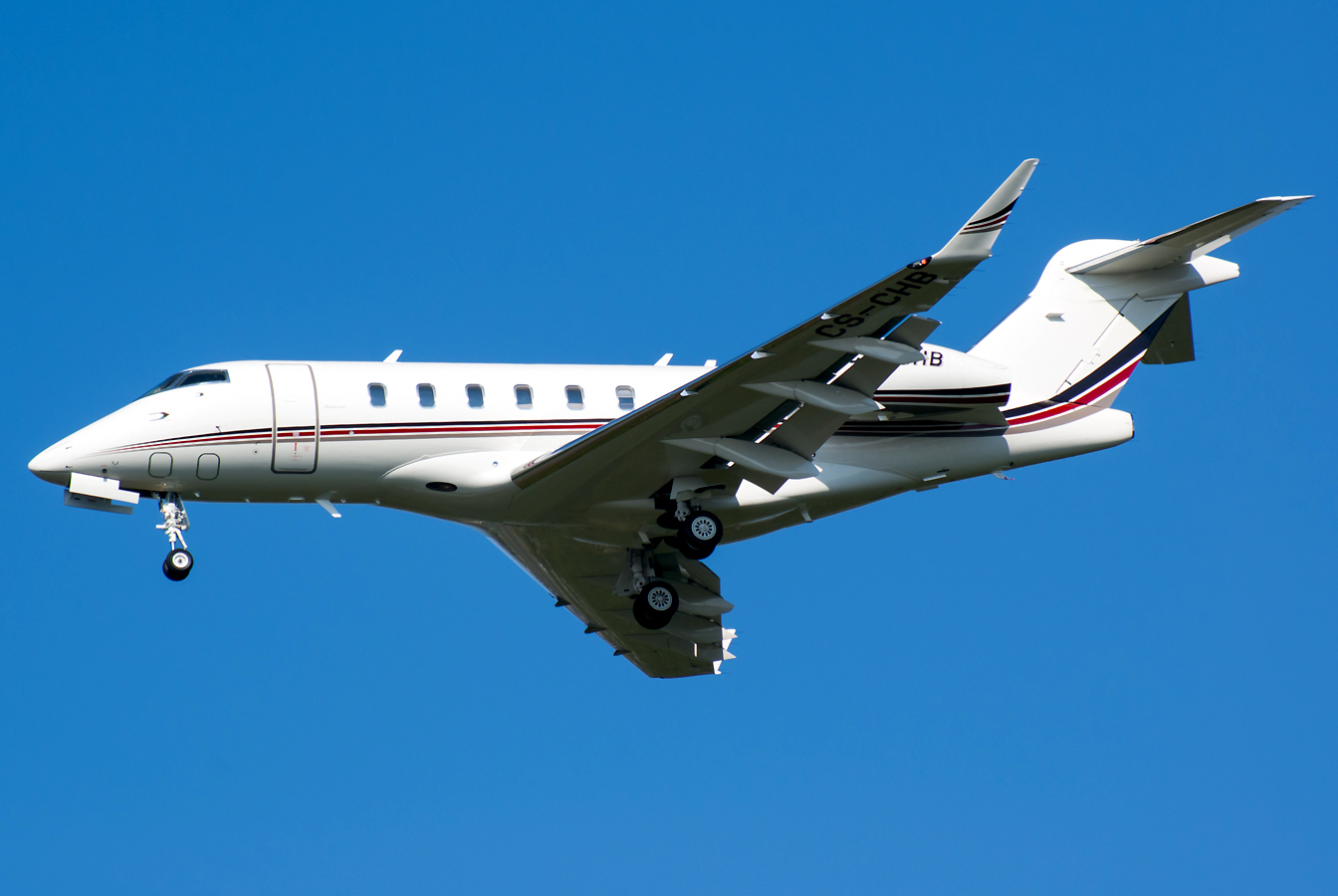 CS-CHB (20553) 2015 Bombardier Challenger 350