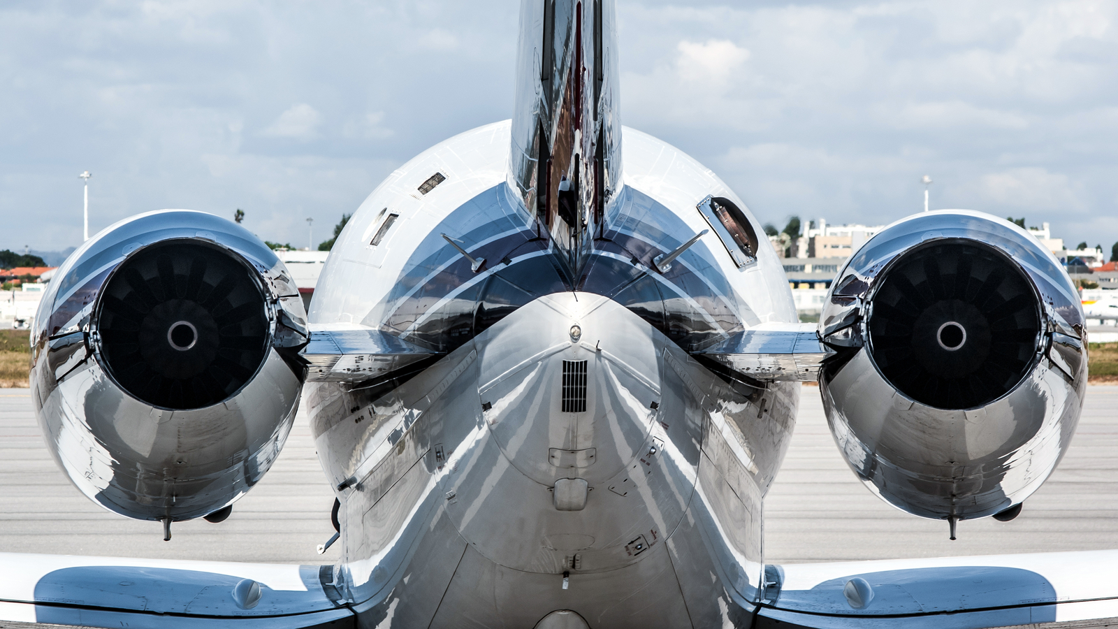 CS-DRV · Raytheon Hawker 800XP · (OPO / LPPR)