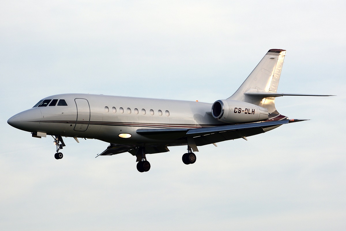 CS-DLH · Dassault Falcon 2000EX · (LIS / LPPT)