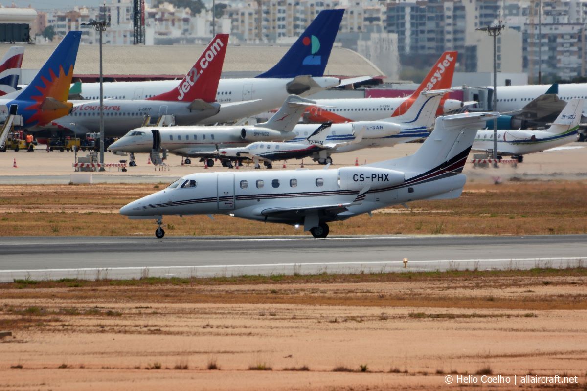 CS-PHX · Embraer 505 Phenom 300 · (FAO / LPFR)
