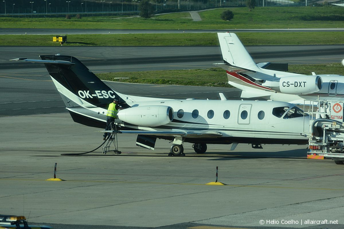 OK-ESC · Raytheon 400A Beechjet · (LIS / LPPT)