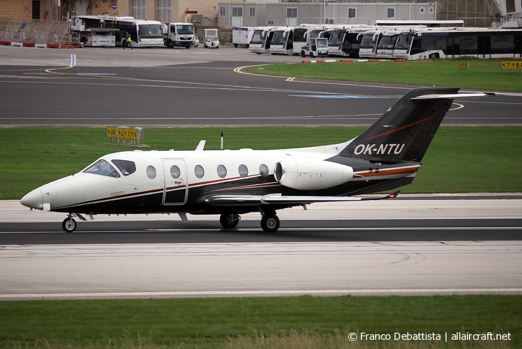 OK-NTU · Raytheon 400A Beechjet · (MLA / LMML)