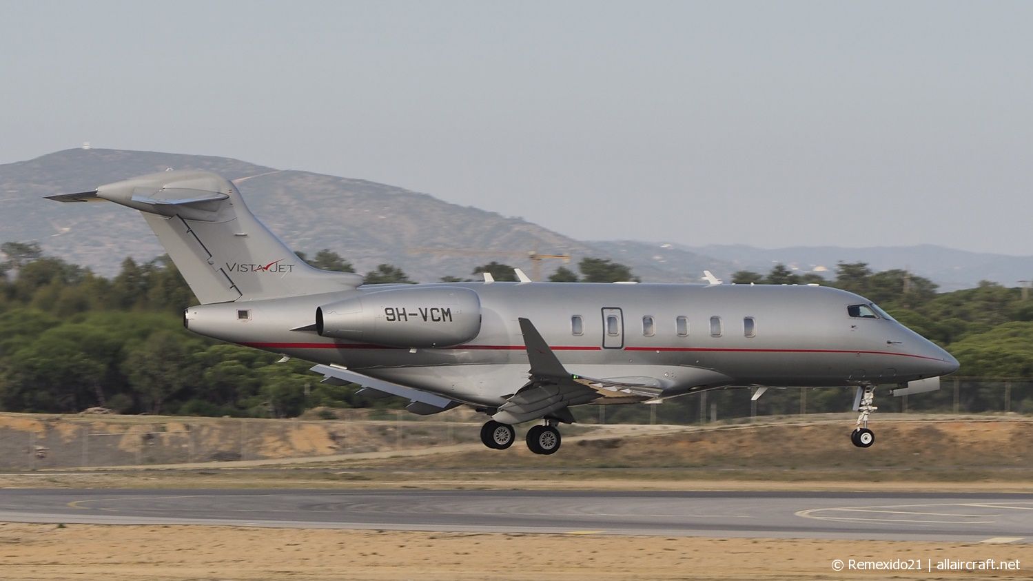 9H-VCM · Bombardier BD-100-1A10 Challenger 350 · (FAO / LPFR)