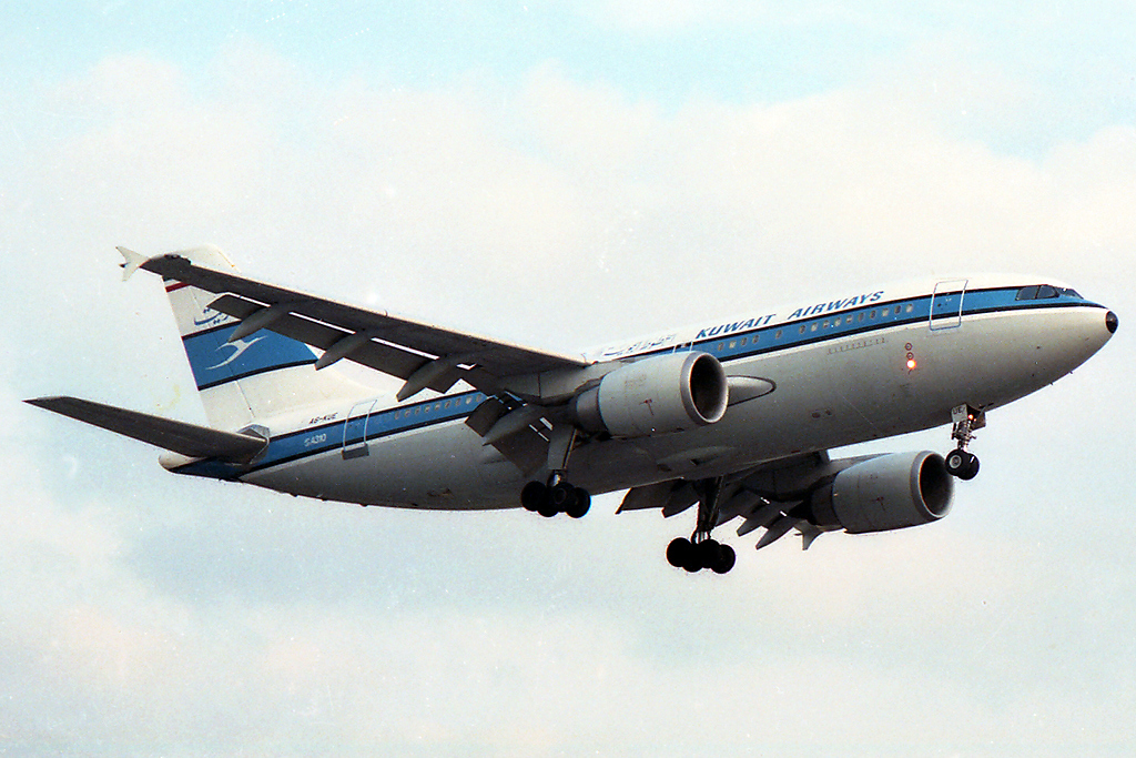 A6-KUE · Airbus A310-304 · (LHR / EGLL)