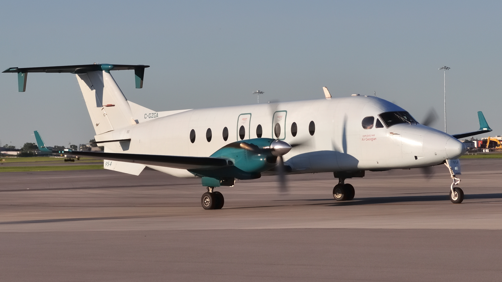 C-GZGA · Beechcraft 1900D · (YUL / CYUL)