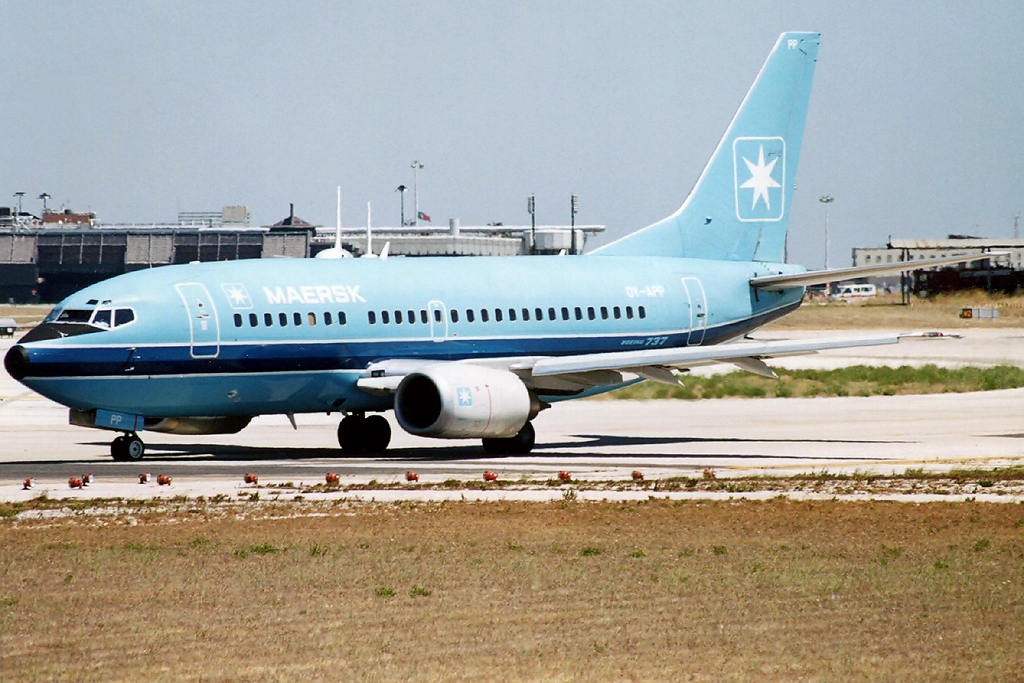 OY-APP · Boeing 737-5L9 · (LIS / LPPT)