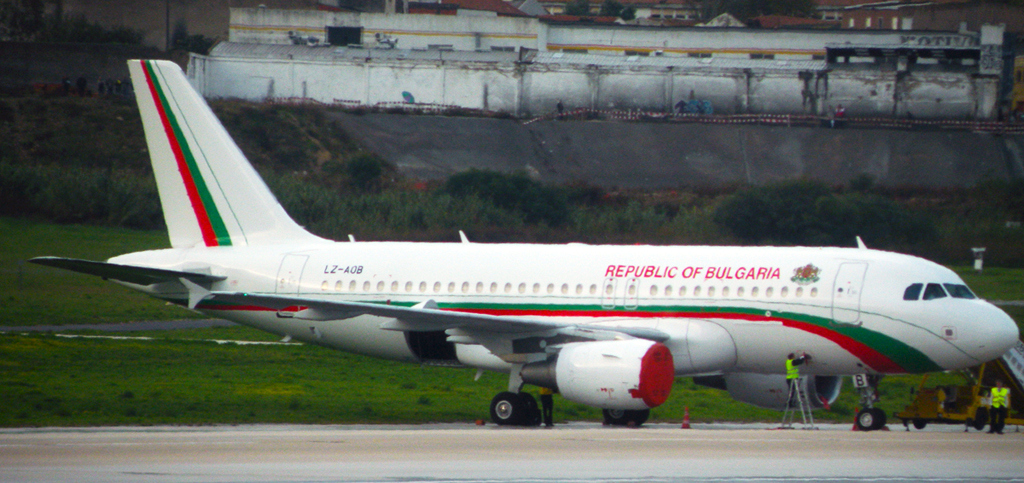 LZ-AOB · Airbus A319-112 · (LIS / LPPT)