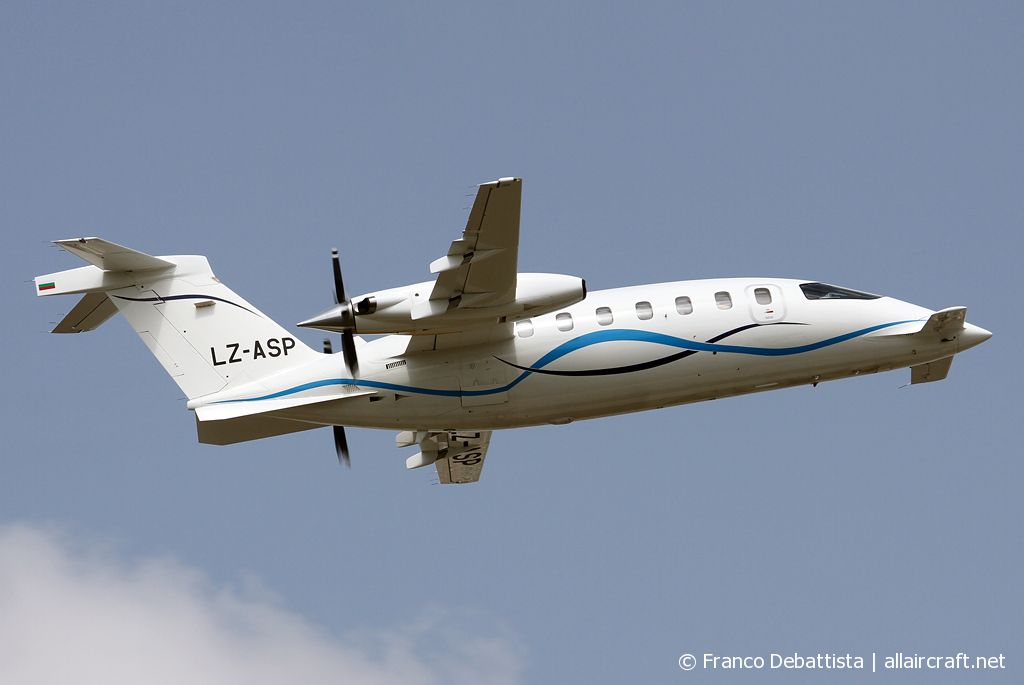 LZ-ASP (1032) 1998 Piaggio P-180 Avanti