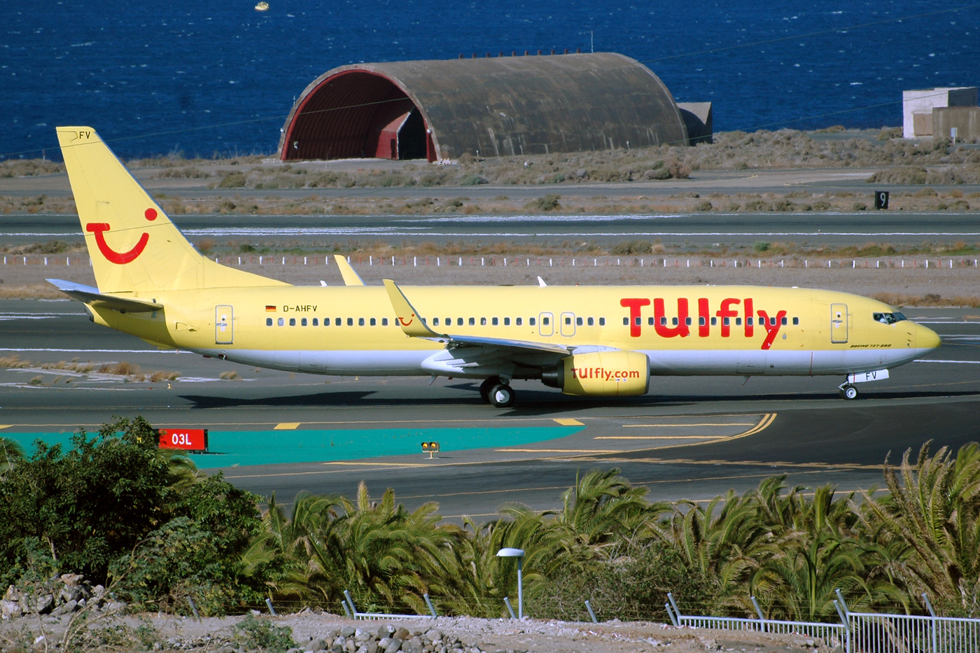 D-AHFV · Boeing 737-8K5 · (LPA / GCLP)