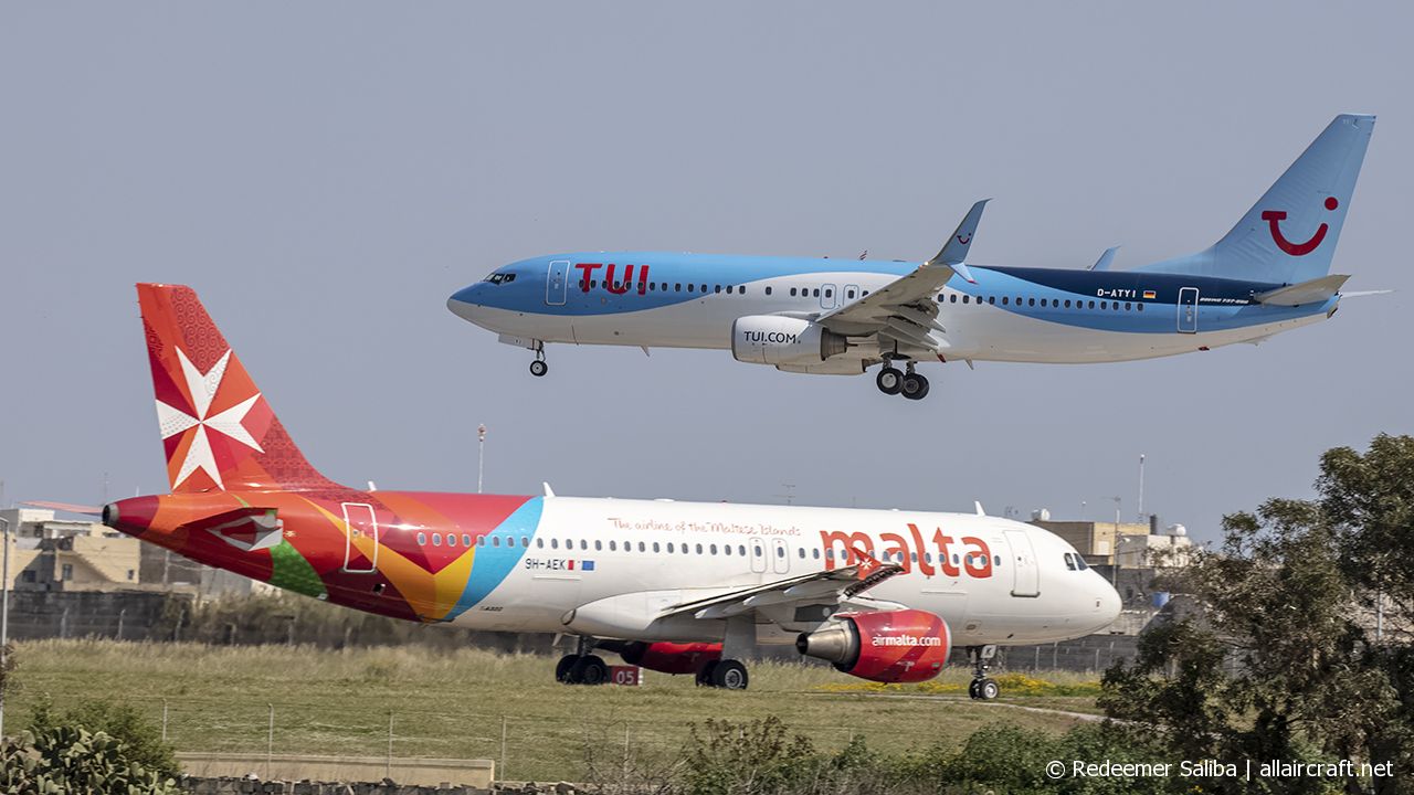 D-ATYI (37254) 2011 Boeing 737-8K5(WL)