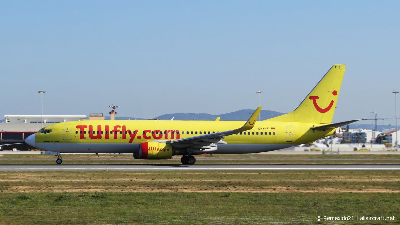 D-AHFI · Boeing 737-8K5(WL) · (FAO / LPFR)
