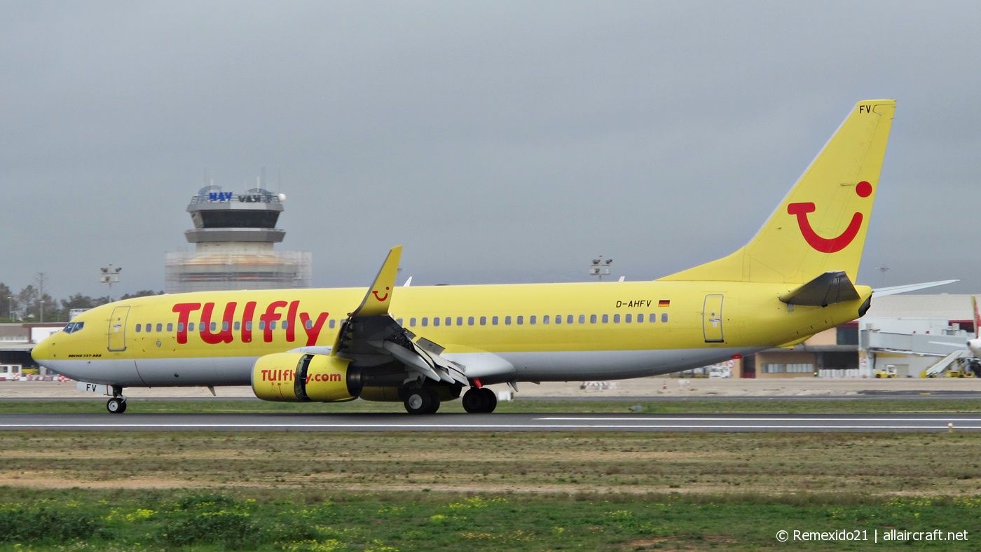 D-AHFV · Boeing 737-8K5(WL) · (FAO / LPFR)