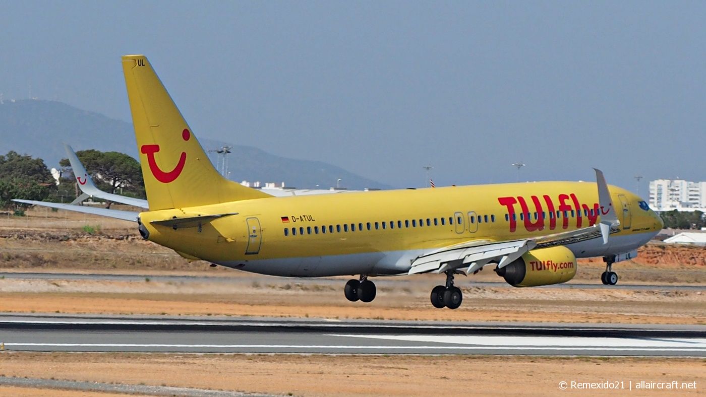 D-ATUL · Boeing 737-8K5(WL) · (FAO / LPFR)