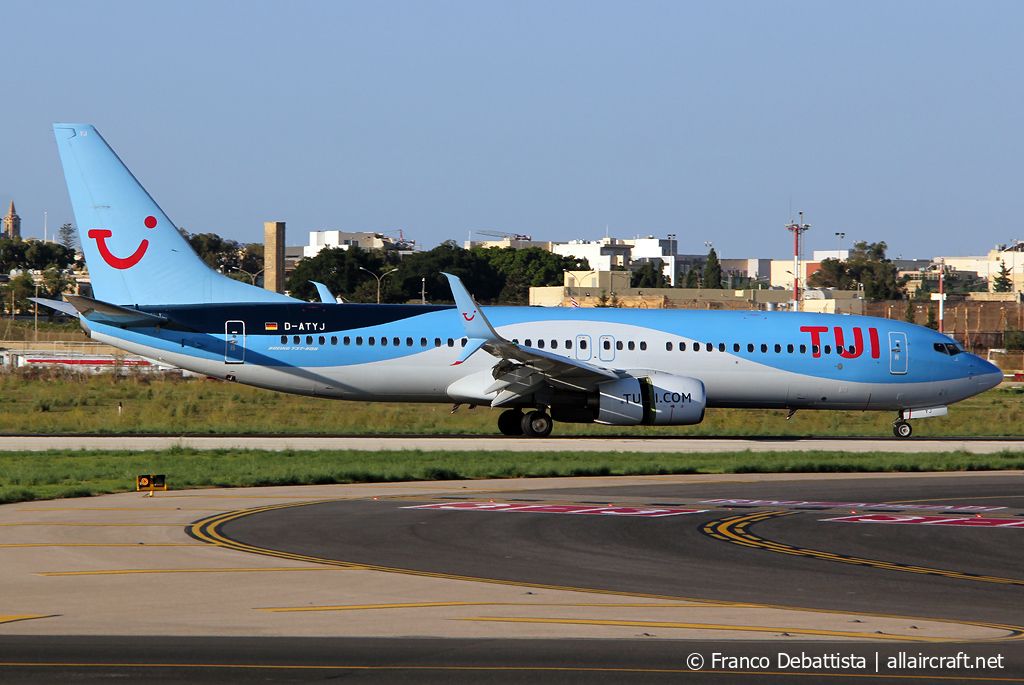 D-ATYJ · Boeing 737-86N(WL) · (MLA / LMML)