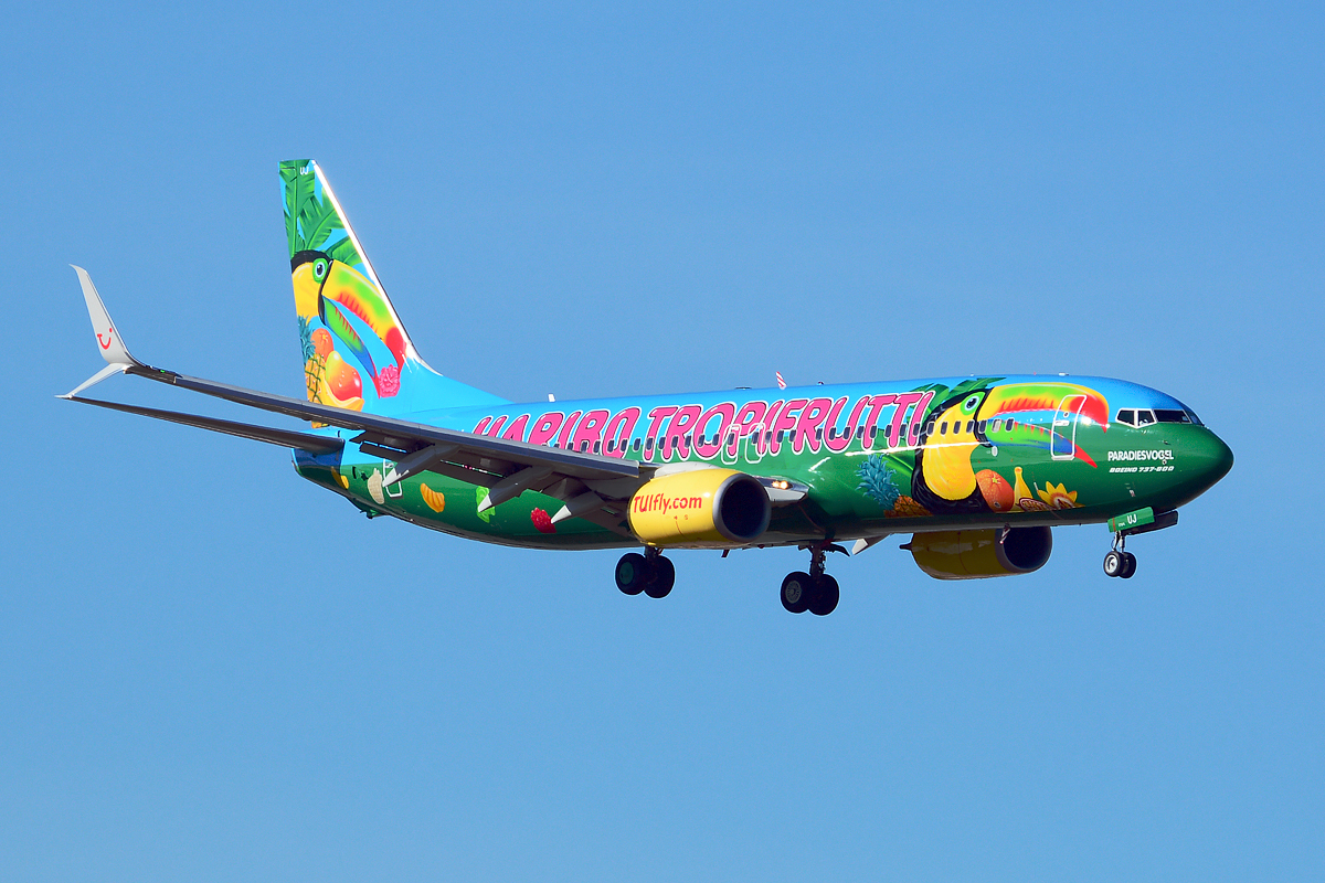 D-ATUJ, (cn 39923), Boeing 737-8K5