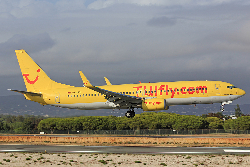 D-AHFH · Boeing 737-8K5(WL) · (FAO / LPFR)