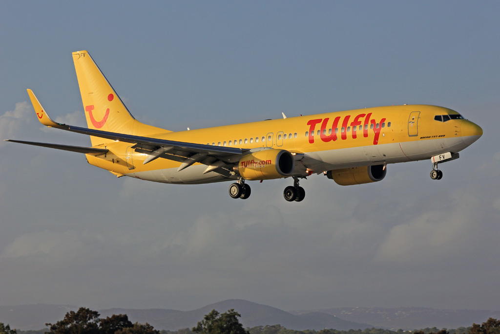 D-AHFV (30415) 2000 Boeing 737-8K5(WL)