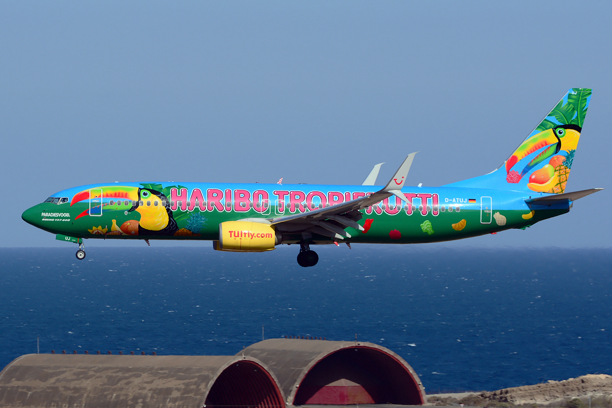D-ATUJ · Boeing 737-8K5 · (LPA / GCLP)