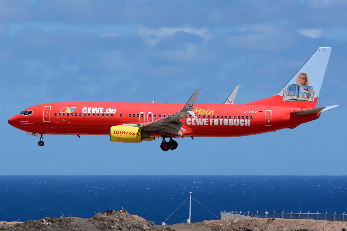 D-AHFZ (30883) 2001 Boeing 737-8K5(WL)