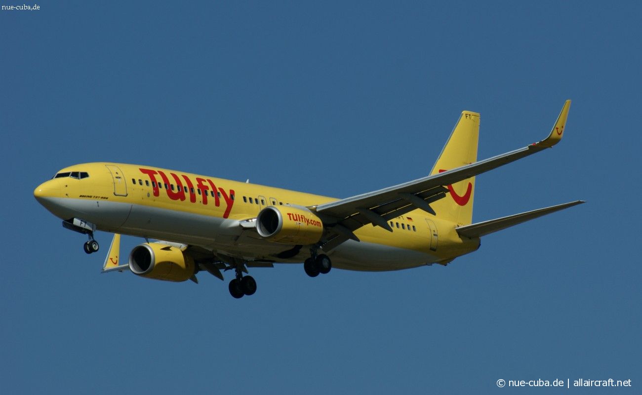 D-AHFT (30413) 2000 Boeing 737-8K5(WL)