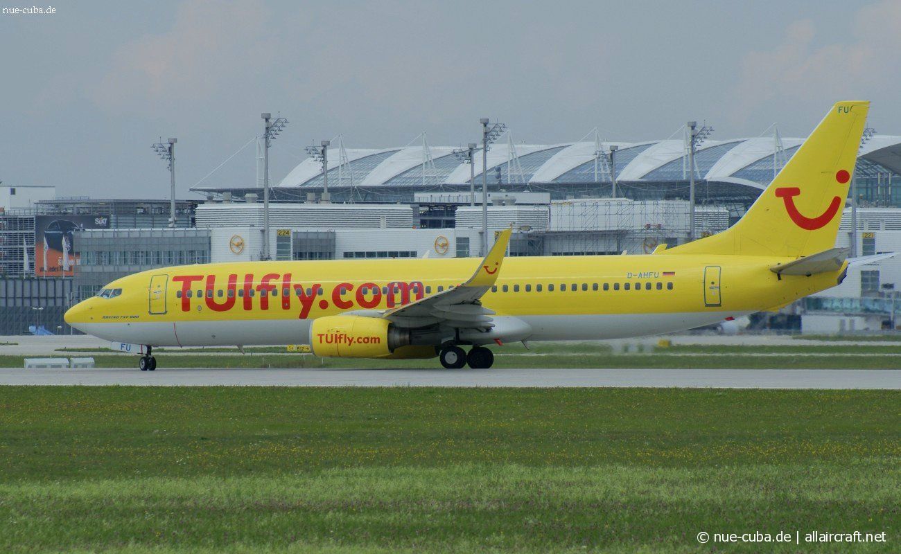 D-AHFU (30414) 2000 Boeing 737-8K5(WL)