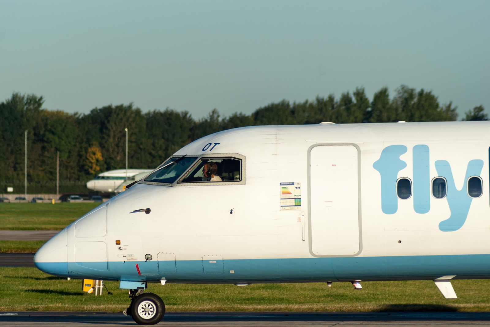 G-ECOT · Bombardier Dash 8-Q402 · (MAN / EGCC)