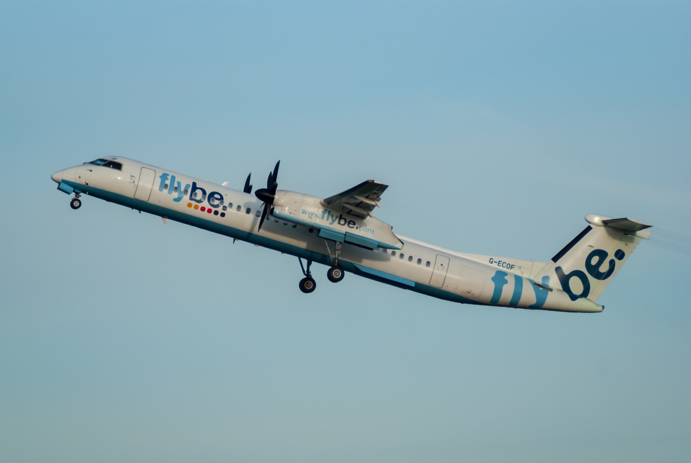 G-ECOF (4216) Bombardier Dash 8-Q402