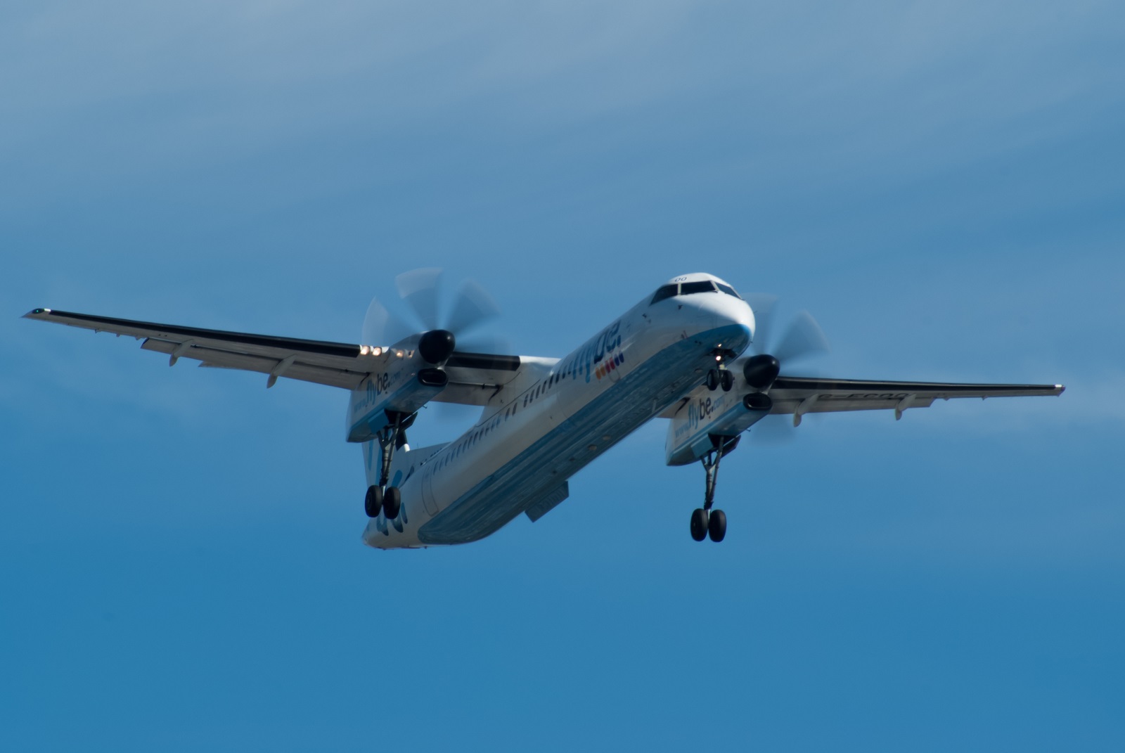 G-ECOO (4237) 2009 Bombardier Dash 8-Q402
