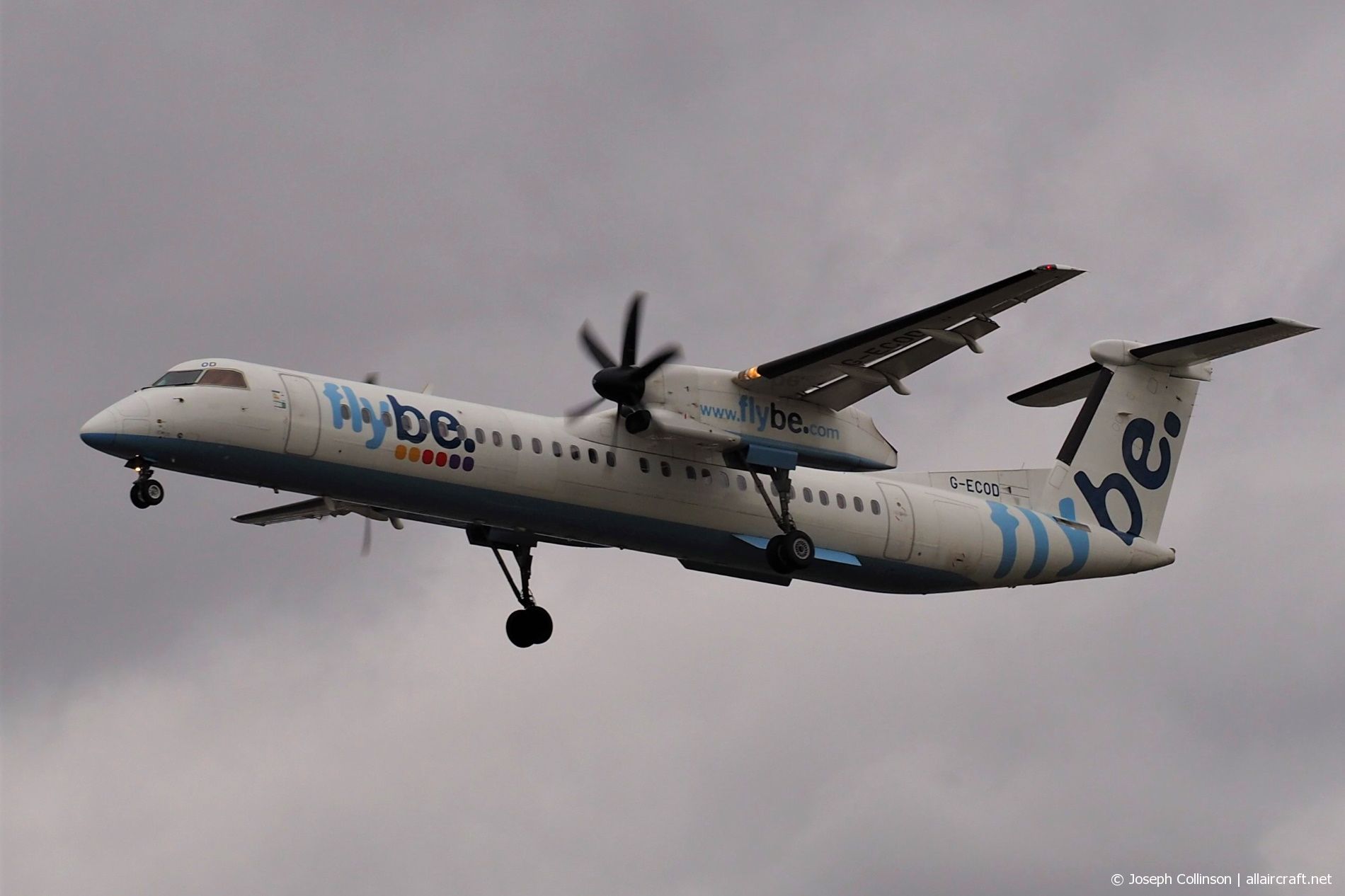 G-ECOD (4206) Bombardier Dash 8-Q402
