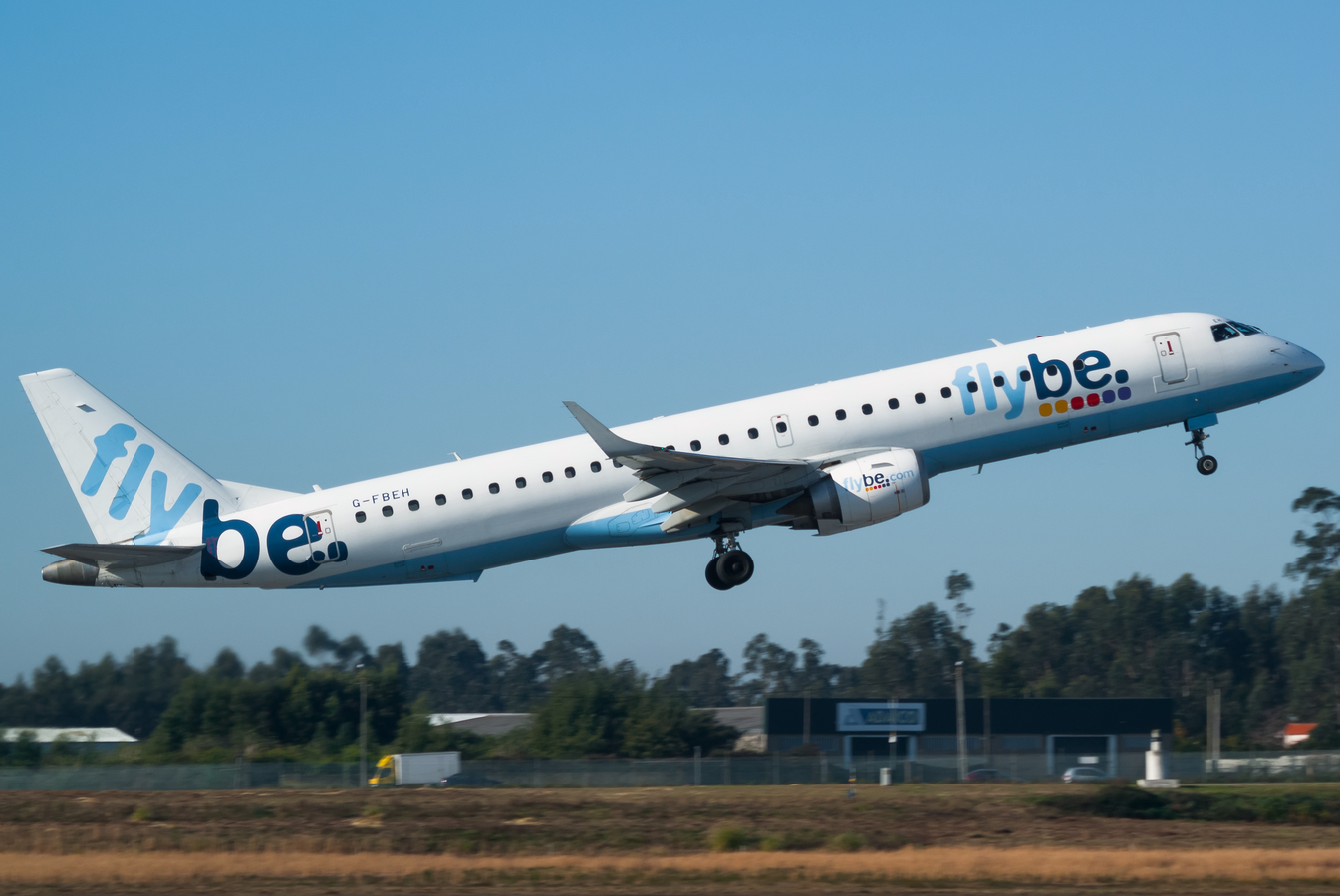 G-FBEH · Embraer 190-200LR · (OPO / LPPR)