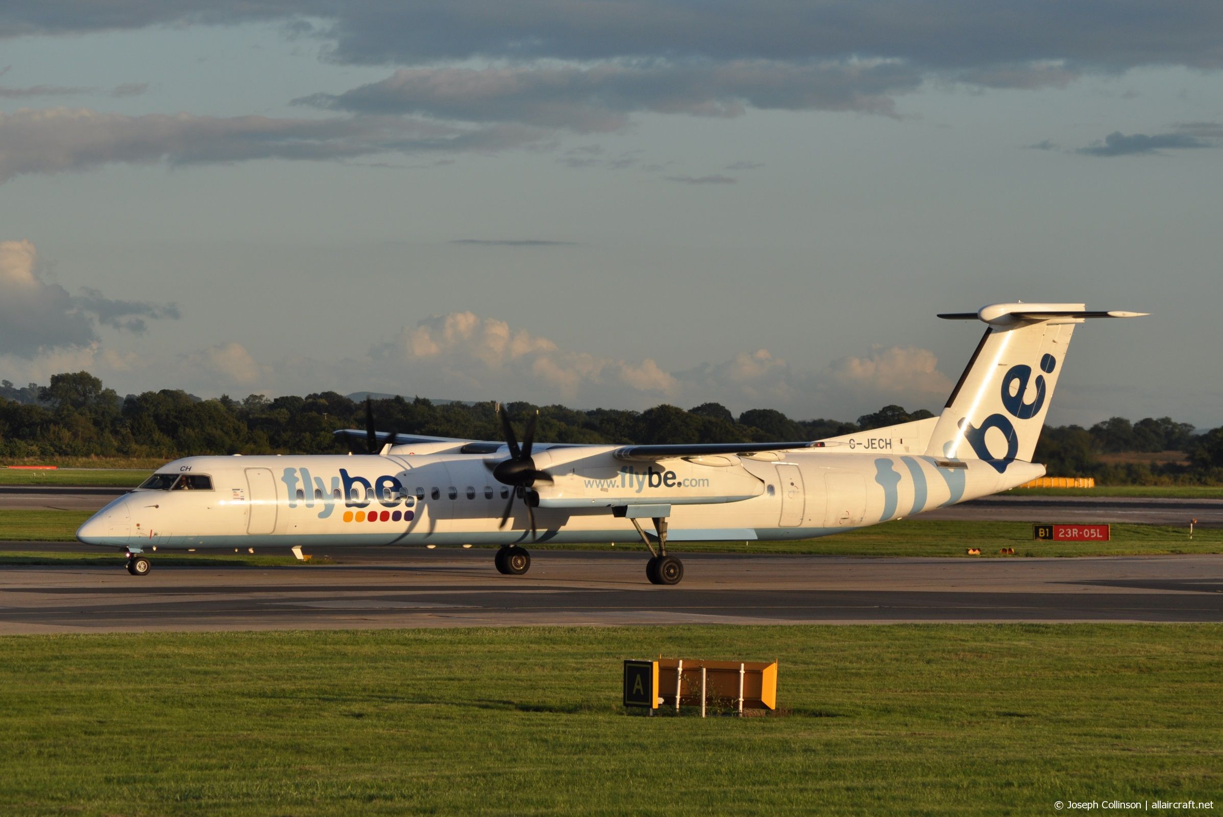 G-JECH · Bombardier Dash 8-Q402 · (MAN / EGCC)