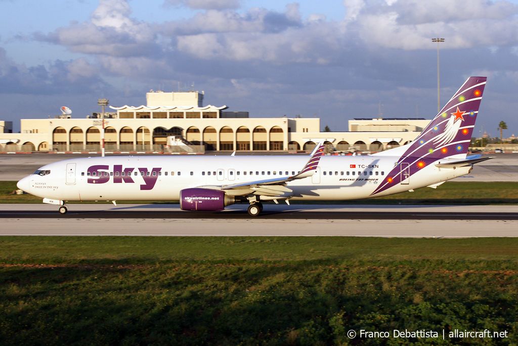TC-SKN (36086) 2009 Boeing 737-94XER (WL)