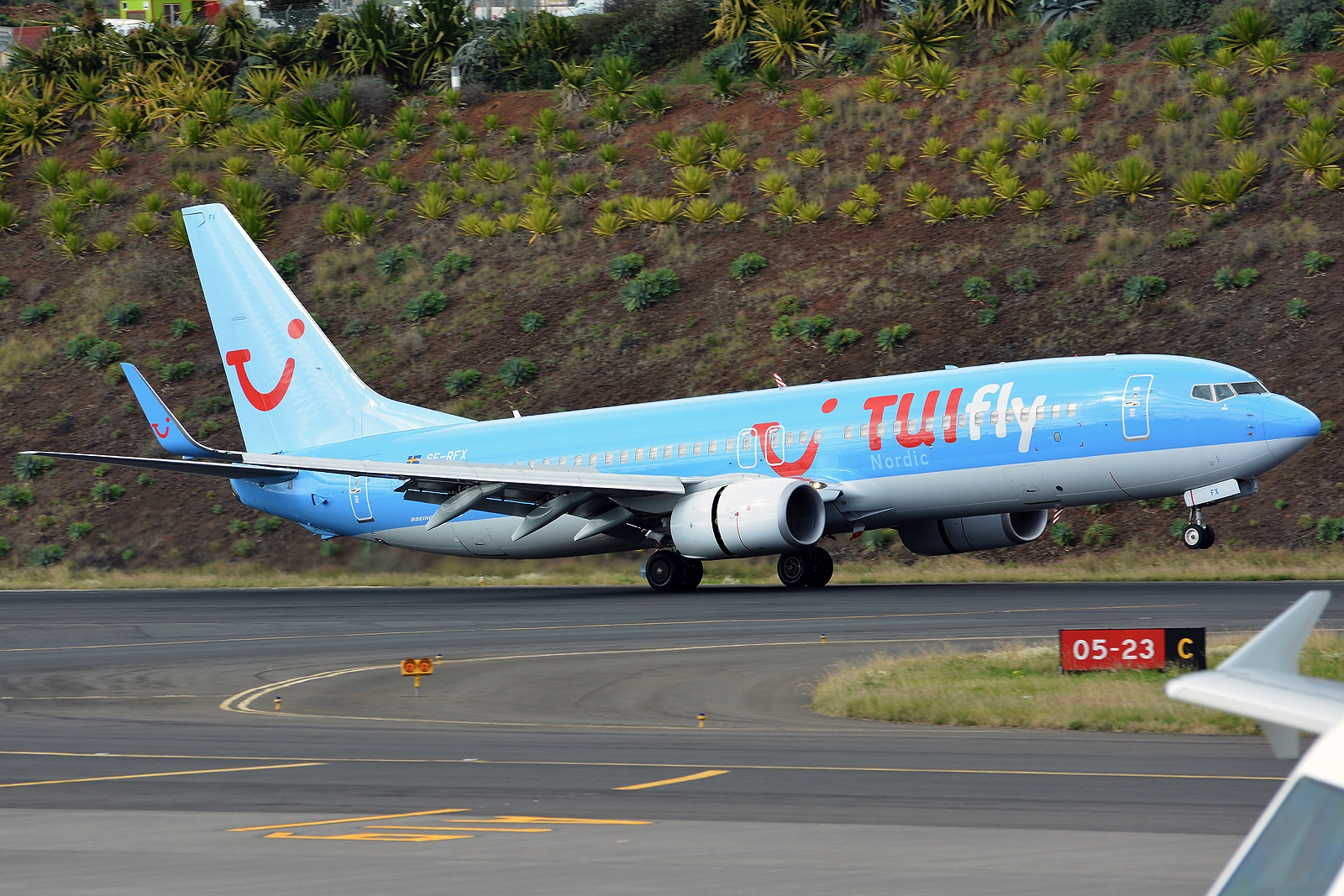SE-RFX (37246) 2012 Boeing 737-8K5 WL