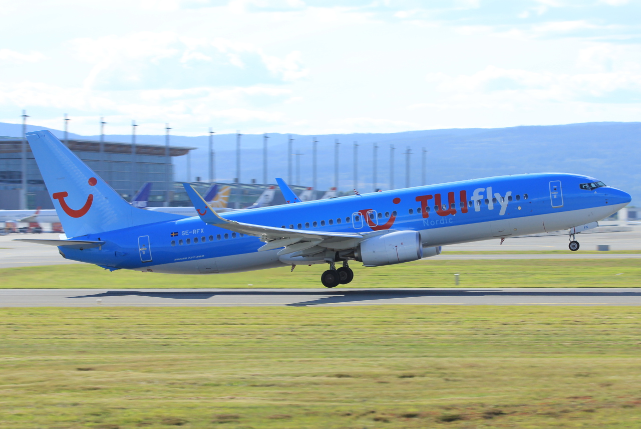 SE-RFX (37246) 2012 Boeing 737-8K5 WL