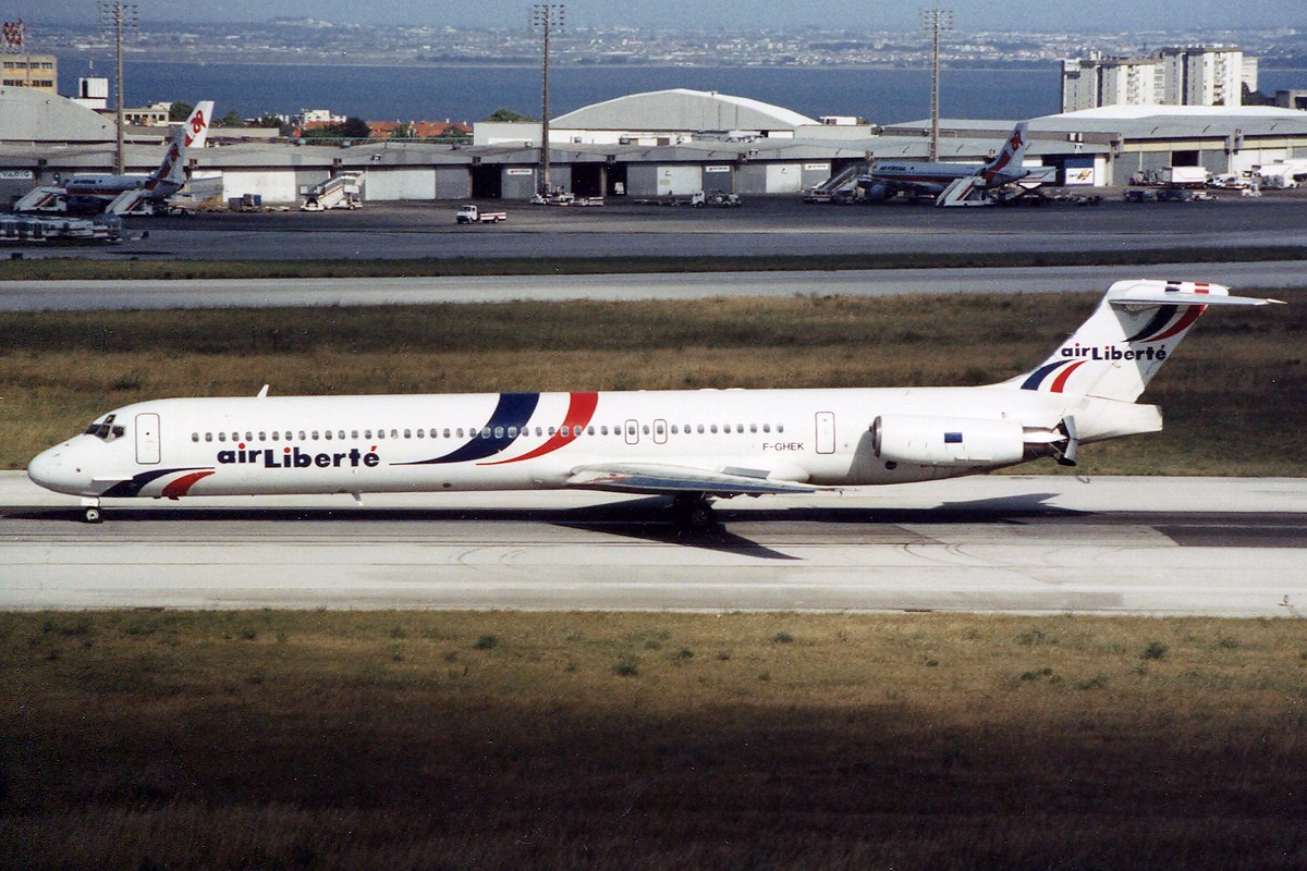 F-GHEK · McDonnell Douglas MD-83 · (LIS / LPPT)