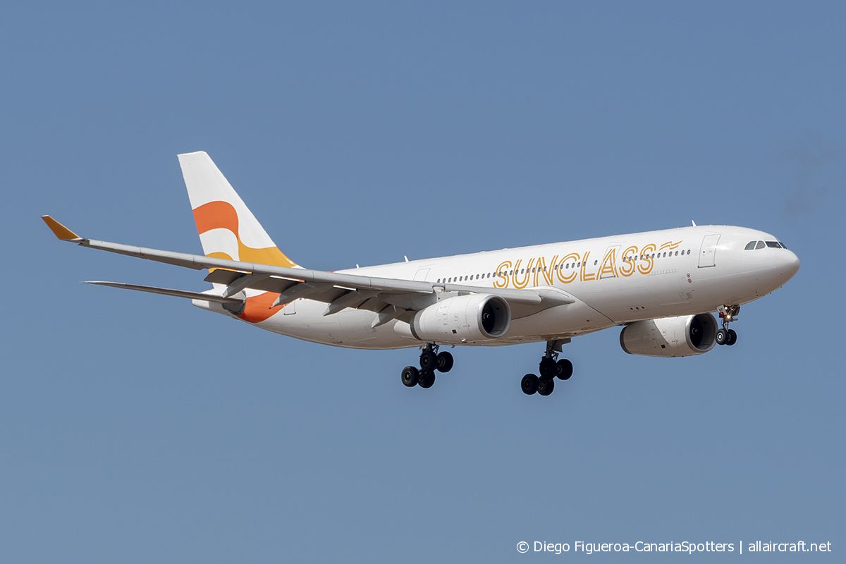 OY-VKF (309) 1999 Airbus A330-243