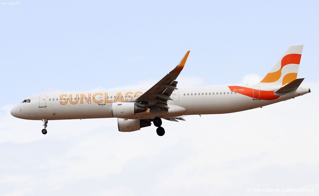 OY-TCG (6389) 2014 Airbus A321-211(WL)